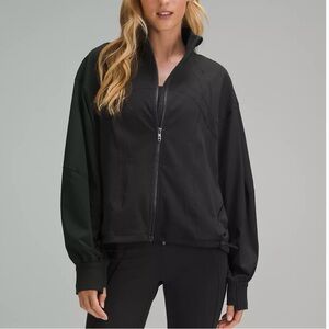 Lululemon Define Relaxed-Fit Jacket
Luon 10